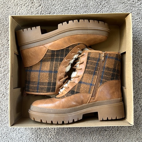 Lucky Brand Shoes - NIB✨LUCKY BRAND Wool Plaid Winter Boots
